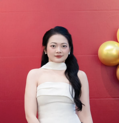 Ms. Minh Phương